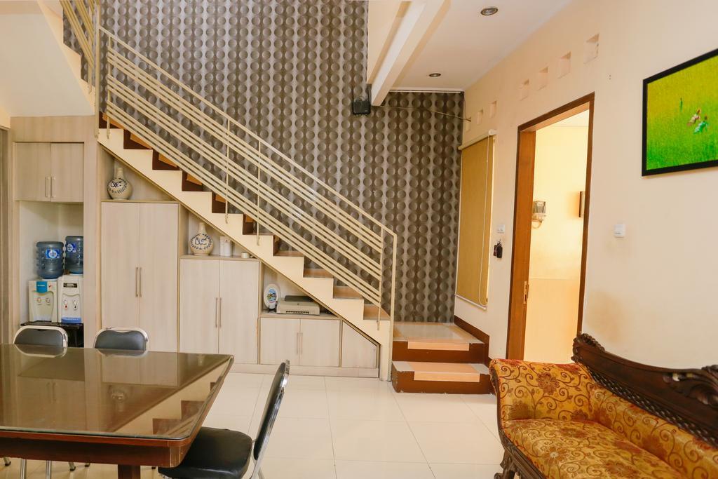 Wisma tamu Reddoorz @ Candrawulan Buahbatu Bandung